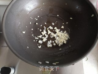 爆炒花甲的做法步骤：3