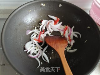 爆炒花甲的做法步骤：4