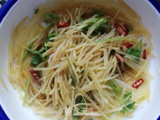 凉拌麻辣土豆丝的做法步骤：8