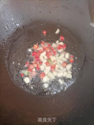 韭菜花炒香干的做法步骤：1