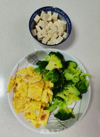 西兰花豆腐鸡蛋汤的做法步骤：6
