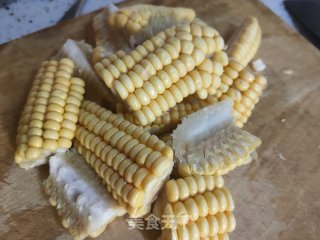 玉米竹荪排骨汤的做法步骤：6