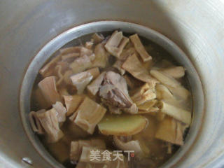 笋干鸭子汤的做法步骤：17