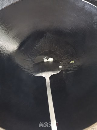 蒜泥红苋菜的做法步骤：1