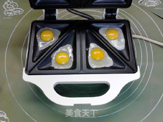 三明治机不做三明治：三明治机煎鹌鹑蛋的做法步骤：4