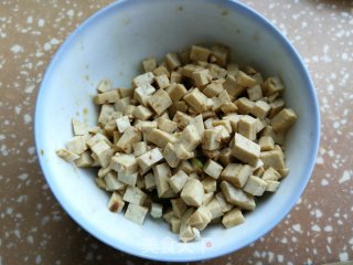 卤肉秋葵生煎包的做法步骤：3