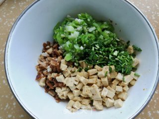 卤肉秋葵生煎包的做法步骤：4