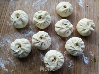 卤肉秋葵生煎包的做法步骤：9