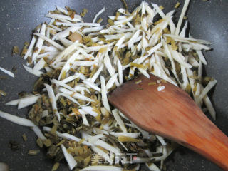 咸菜茭白丝麦饼卷的做法步骤：4
