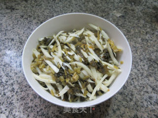 咸菜茭白丝麦饼卷的做法步骤：7