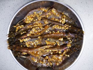 蒜蓉蒸海虾的做法步骤：4