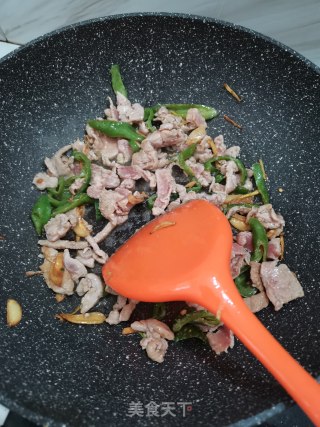 辣椒炒肉的做法步骤：3