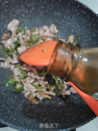 辣椒炒肉的做法步骤：4