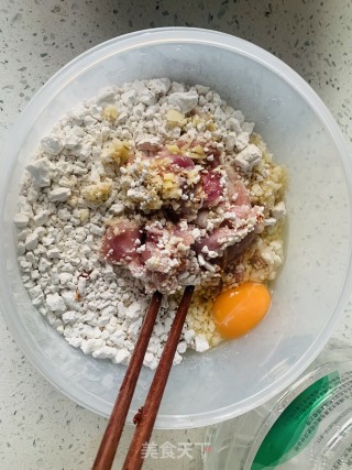 酥肉的做法步骤：1