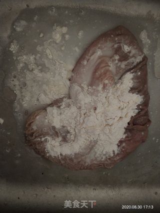 胡椒红枣猪肚汤的做法步骤：2