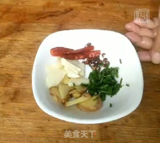 红烧肥肠的做法步骤：3