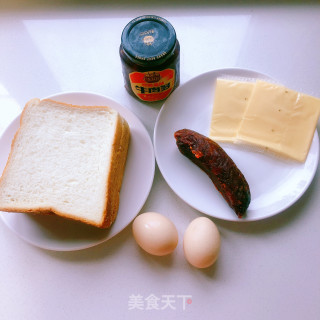 腊肠三明治的做法步骤：1