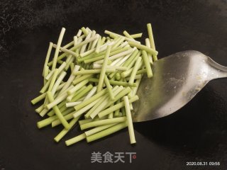 清炒蒜薹的做法步骤：4