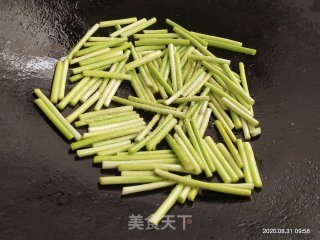 清炒蒜薹的做法步骤：5