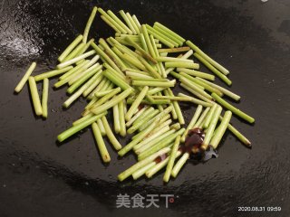 清炒蒜薹的做法步骤：6