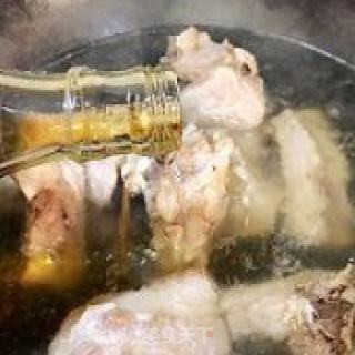 排骨炖木瓜，木瓜真的能丰胸吗？如何丰胸？立佳人魅力女性的做法步骤：2