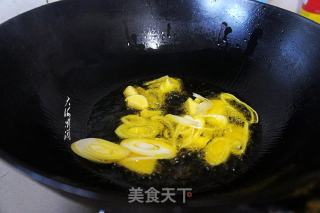 酱炖鲫鱼的做法步骤：2