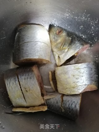 香煎青鱼的做法步骤：1