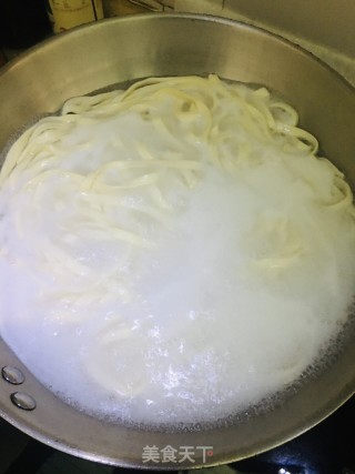 油泼辣子拌面的做法步骤：2