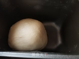 奶黄菠萝包的做法步骤：2