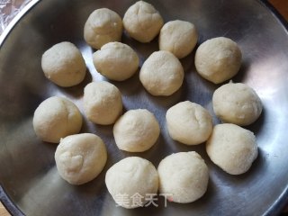 奶黄菠萝包的做法步骤：6