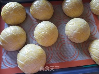 奶黄菠萝包的做法步骤：16