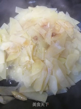 肉末辣白菜土豆片的做法步骤：4