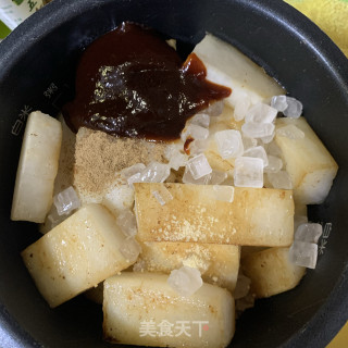 不加一滴水的白萝卜焖牛腩的做法步骤：2