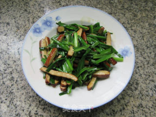 韭菜香干麦饼卷的做法步骤：7