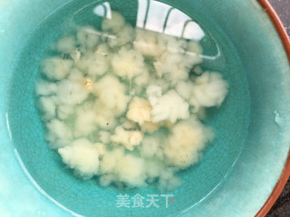 佛桃炖雪蛤的做法步骤：2