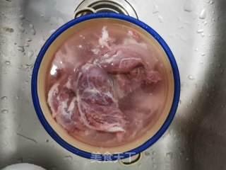 孜然羊肉的做法步骤：2