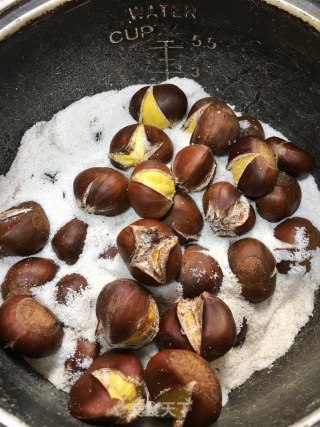 炒栗子的做法步骤：4
