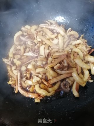 尖椒炒鱿鱼的做法步骤：6