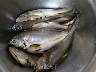 煎鱼的做法步骤：1