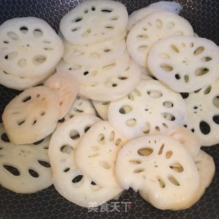 糖醋藕片的做法步骤：3