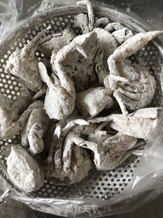 香酥小螃蟹的做法步骤：3