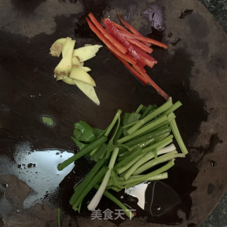 姜葱爆炒砚的做法步骤：2