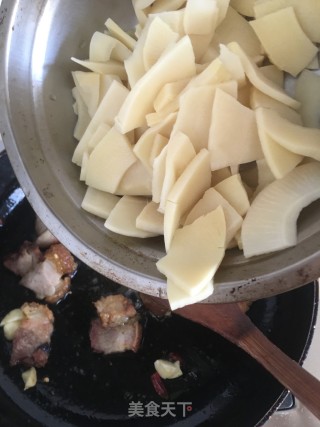 鲜竹笋炒烧肉的做法步骤：6
