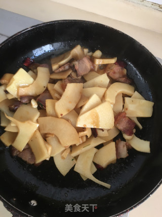 鲜竹笋炒烧肉的做法步骤：7