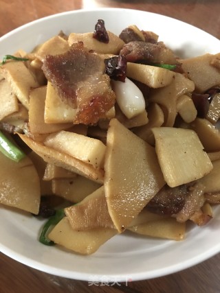 鲜竹笋炒烧肉的做法步骤：9