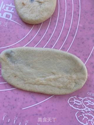 毛毛虫豆沙面包的做法步骤：9