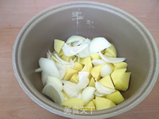 电饭煲炖鸡翅的做法步骤：6