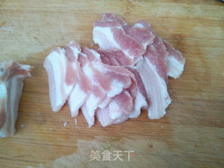 五花肉炒圆白菜的做法步骤：2