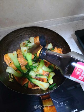 蚝油油菜炒豆腐的做法步骤：9