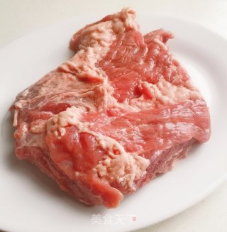红烧牛肉的做法步骤：1
